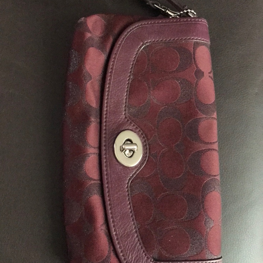 Fabric - Picture 3 of 4